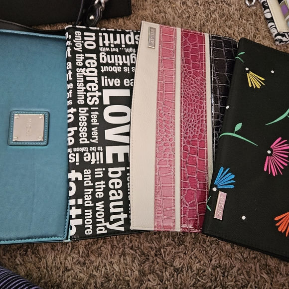 Miche Classic Black Bag & 10 Shells - Picture 2 of 4